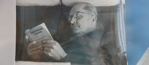 Фотография Павла Сухого в музее в Глубоком - Sputnik Беларусь