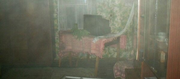 В Ляховичском районе прохожий услышал сигнал АПИ и спас пожилую женщину на пожаре - Sputnik Беларусь