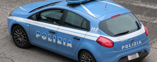 Машина итальянской полиции, архивное фото Машина итальянской полиции, архивное фото - Sputnik Беларусь