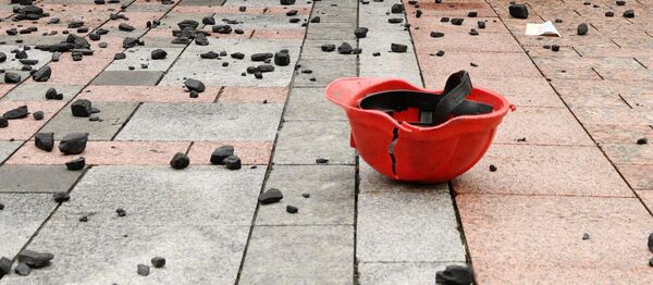 Акция протеста шахтеров у здания Верховной рады в Киеве Акция протеста шахтеров у здания Верховной рады в Киеве - Sputnik Беларусь