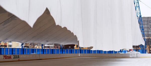 Крыша катка в Гомеле рухнула под тяжестью снега - Sputnik Беларусь