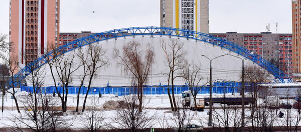 Крыша катка в Гомеле рухнула под тяжестью снега - Sputnik Беларусь
