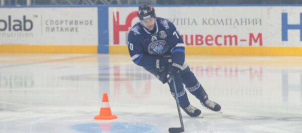 Нападающий ХК Динамо-Минск Шарль Лингле - Sputnik Беларусь