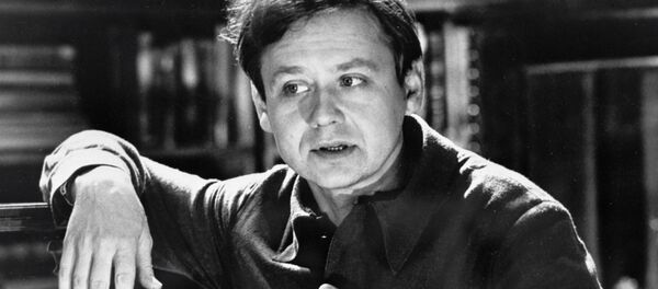 Олег Табаков в роли Виктора Балакирева в кинофильме Случай с Полыниным - Sputnik Беларусь