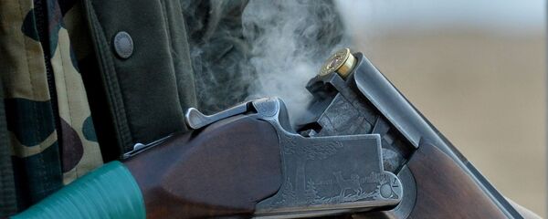 Прежде чем отправиться с хозяином на охоту, собака должна иметь представление о том, какого зверя предстоит гнать - Sputnik Беларусь