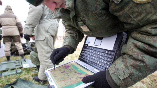 Военнослужащий с ноутбуком, архивное фото - Sputnik Беларусь