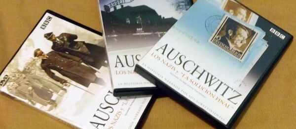 DVD-диски с фильмом корпорации ВВС Освенцим DVD-диски с фильмом корпорации ВВС Освенцим - Sputnik Беларусь