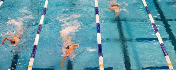 Заплыв в бассейне, архивное фото - Sputnik Беларусь