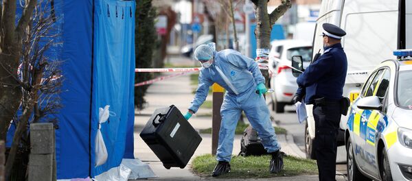 Солдаты работают на месте происшествия в Солсбери - Sputnik Беларусь