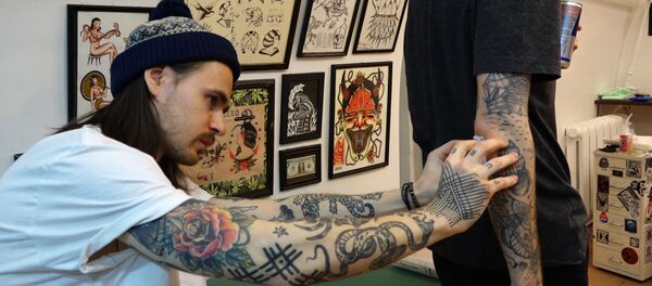 Мастер тату Андрей Новицкий - Sputnik Беларусь