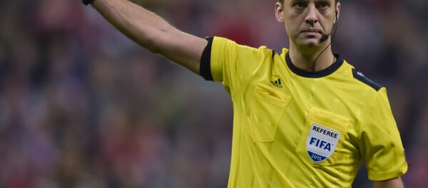 Белорусский футбольный судья Алексей Кульбаков Белорусский футбольный судья Алексей Кульбаков - Sputnik Беларусь