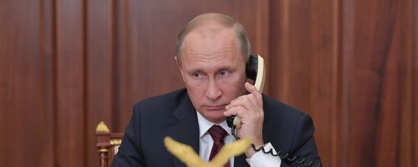 Президент РФ В. Путин провел телефонный разговор с главами ДНР А. Захарченко и ЛНР И. Плотницким Президент РФ В. Путин провел телефонный разговор с главами ДНР А. Захарченко и ЛНР И. Плотницким - Sputnik Беларусь