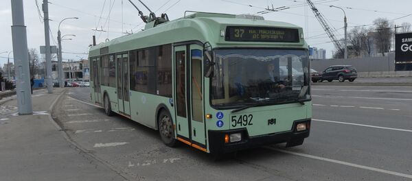 В столице было нарушено движение троллейбусов №12, 29, 37, 40, 46, 53 В столице было нарушено движение троллейбусов №12, 29, 37, 40, 46, 53 - Sputnik Беларусь