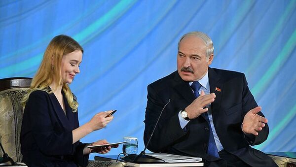 Александр Лукашенко на встрече с творческой молодежью - Sputnik Беларусь