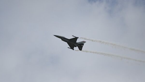 Самолет F-16 - Sputnik Беларусь