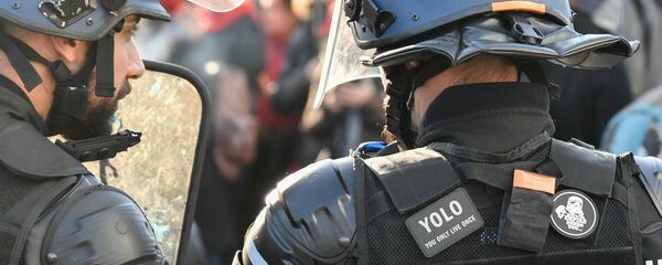 Сотрудники полиции во Франции - Sputnik Беларусь