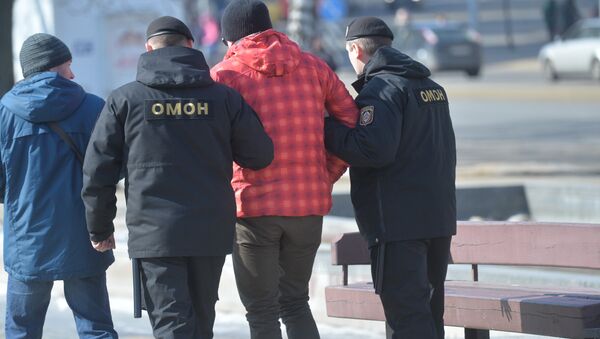 Сотрудники ОМОН работают на площади Якуба Коласа в День Воли - Sputnik Беларусь