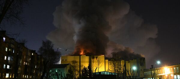 Пожар в торговом центре «Зимняя вишня» в Кемерово Пожар в торговом центре «Зимняя вишня» в Кемерово - Sputnik Беларусь
