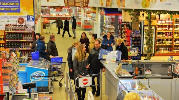 Посетители гомельского супермаркета Евроопт - Sputnik Беларусь