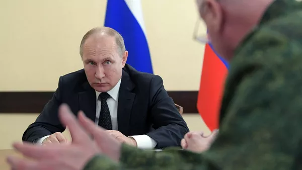 Президент РФ В. Путин почтил память погибших при пожаре в Кемерове - Sputnik Беларусь
