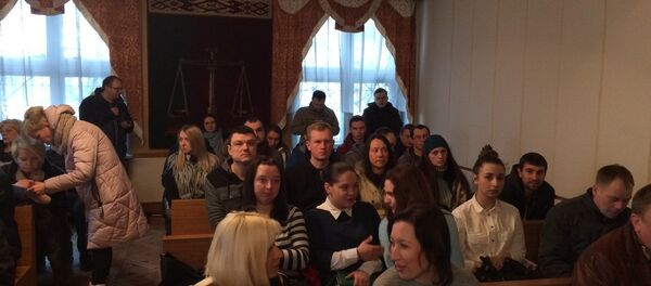 На заседание суда пришло много активистов - Sputnik Беларусь