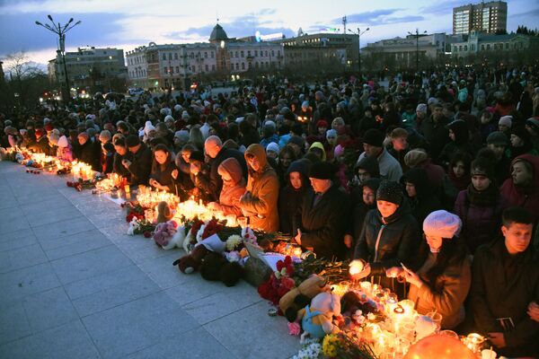 Акции в память о погибших при пожаре в ТЦ Зимняя вишня - Sputnik Беларусь