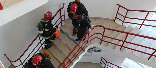 Эвакуация людей из витебского ТЦ Мега - Sputnik Беларусь