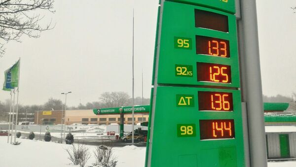 Цены на бензин на автозаправке 30 марта - Sputnik Беларусь