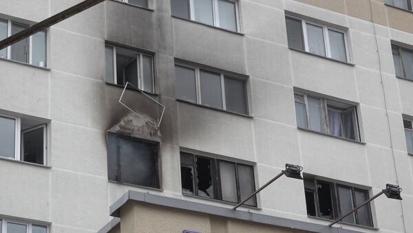 Кадры пожара в доме на улице Железнодорожной, где МЧС спасло пятерых - Sputnik Беларусь