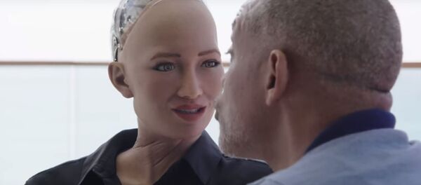 Свидание актера Уилла Смита и робота Софии, видео - Sputnik Беларусь