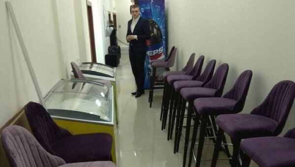 Мебель и оборудование в коридоре одного из ночных клубов - Sputnik Беларусь
