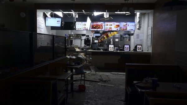 Последствия взрыва в ресторане Burger King в Ереване - Sputnik Беларусь