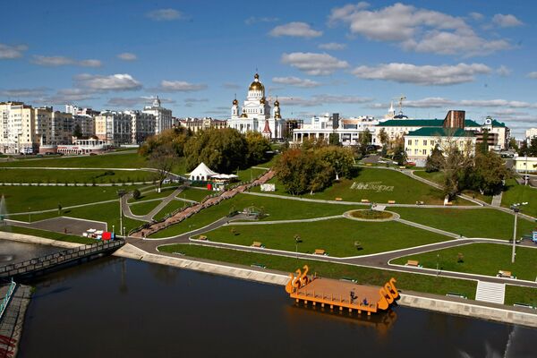 Вид на центральную часть города с аттракциона Колесо обозрения в Саранске - Sputnik Беларусь