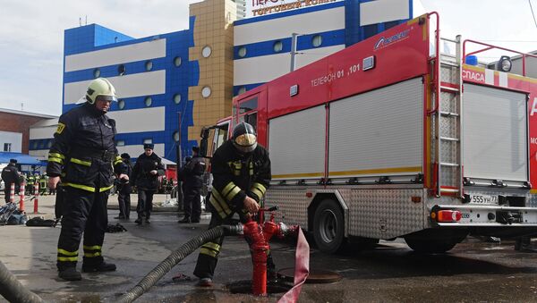 Пожар в торговом центре Персей в Москве - Sputnik Беларусь