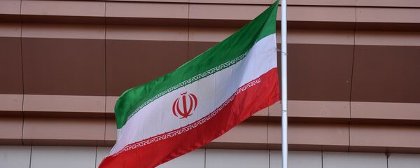 Флаг Ирана на здании посольства в Минске - Sputnik Беларусь