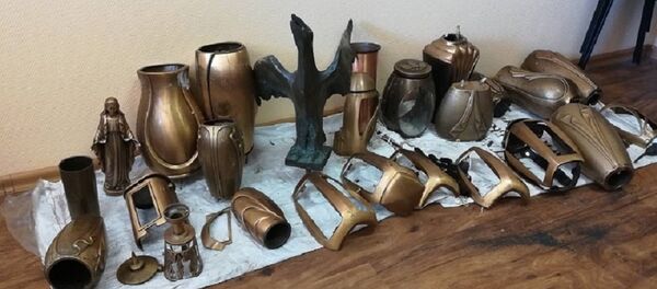 Похищенные с кладбищ предметы - Sputnik Беларусь