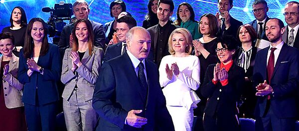 Президент Беларуси Александр Лукашенко на встрече с белорусскими СМИ 10 апреля 2018 года - Sputnik Беларусь