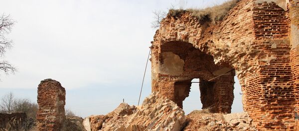 Брама Радзівілаў у Лідскім раёне Брама Радзівілаў у Лідскім раёне - Sputnik Беларусь