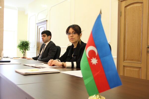 Члены комиссии проголосовали сразу после открытия участка - Sputnik Беларусь