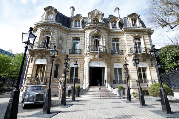 Масштабный аукцион отеля Ritz в Париже в доме Artcurial - Sputnik Беларусь