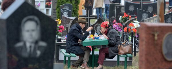 Радуница на Восточном кладбище - Sputnik Беларусь