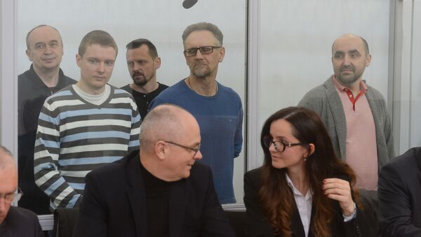 Бизнесмен Александр Кнырович и четверо сотрудников фирмы, которых судят вместе с ним - Sputnik Беларусь