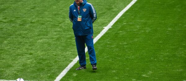 Главный тренер сборной России Станислав Черчесов - Sputnik Беларусь