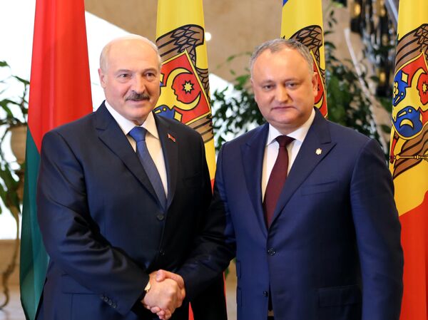 Президент Республики Беларусь Александр Лукашенко (слева) и президент Молдовы Игорь Додон - Sputnik Беларусь