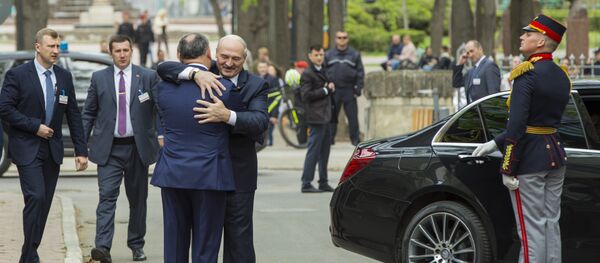 Президент Молдовы Игорь Додон и президент Республики Беларусь Александр Лукашенко - Sputnik Беларусь