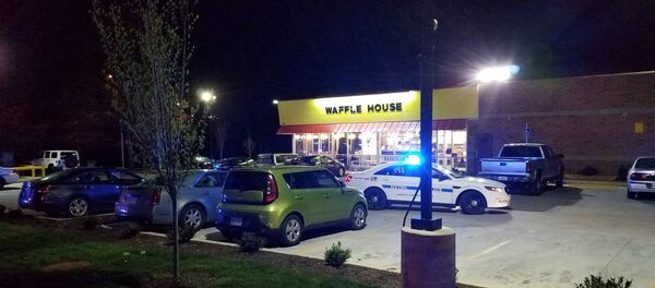 Кафе Waffle House в Нэшвилле, где произошла стрельба Кафе Waffle House в Нэшвилле, где произошла стрельба - Sputnik Беларусь
