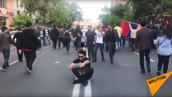 Ликование народа в Ереване 23 апреля 2018 - Sputnik Беларусь