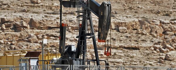 Добыча нефти, архивное фото - Sputnik Беларусь