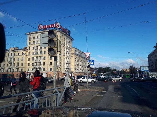 На трамвайных путях столкнулись три машины - Sputnik Беларусь