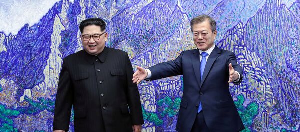 Историческая встреча глав КНДР и Южной Кореи Ким Чен Ына и Мун Чжэ Ина - Sputnik Беларусь